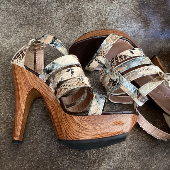 Charlotte Russe Multi Colored Strap Detail Peep Toe Heels - Picture 5 of 13